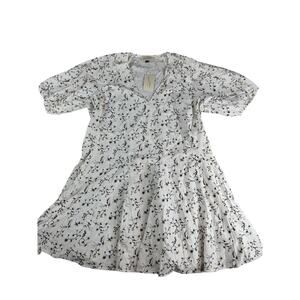 Universal Thread Dress Womens XXL 2XL White Knee Length Flowy Floral Pockets NWT